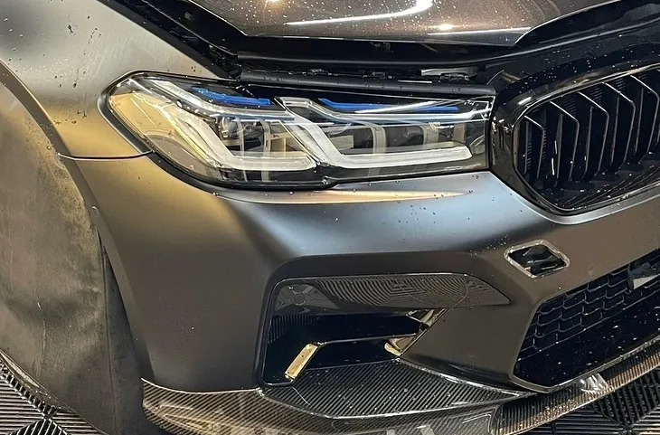 皆様の愛車を新たな次元へと導きませんか？BMW M5 に施し...