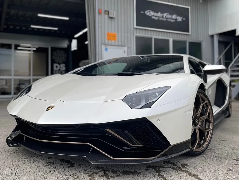 Aventador LP 780-4 Ultimaeにダイヤ...