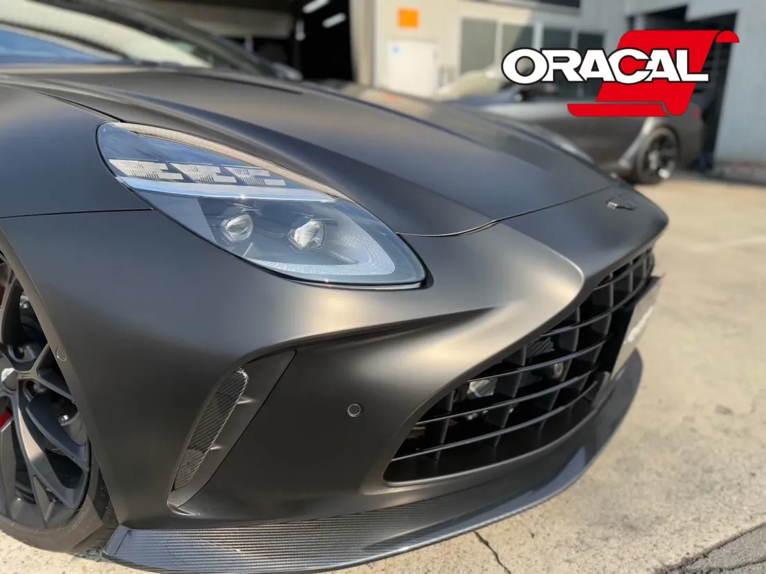 ✨🚗 アストンマーティン ヴァンテージに個性的な装いを!フル...