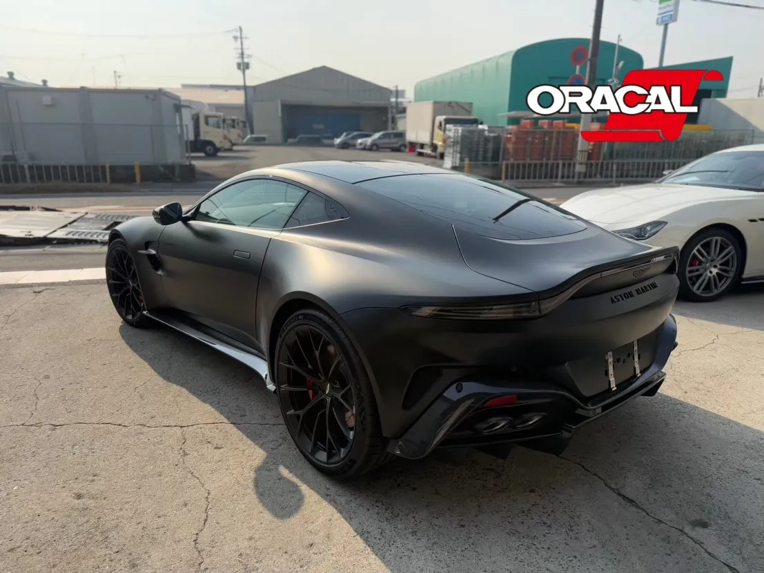 ✨🚗 アストンマーティン ヴァンテージに個性的な装いを!フル...
